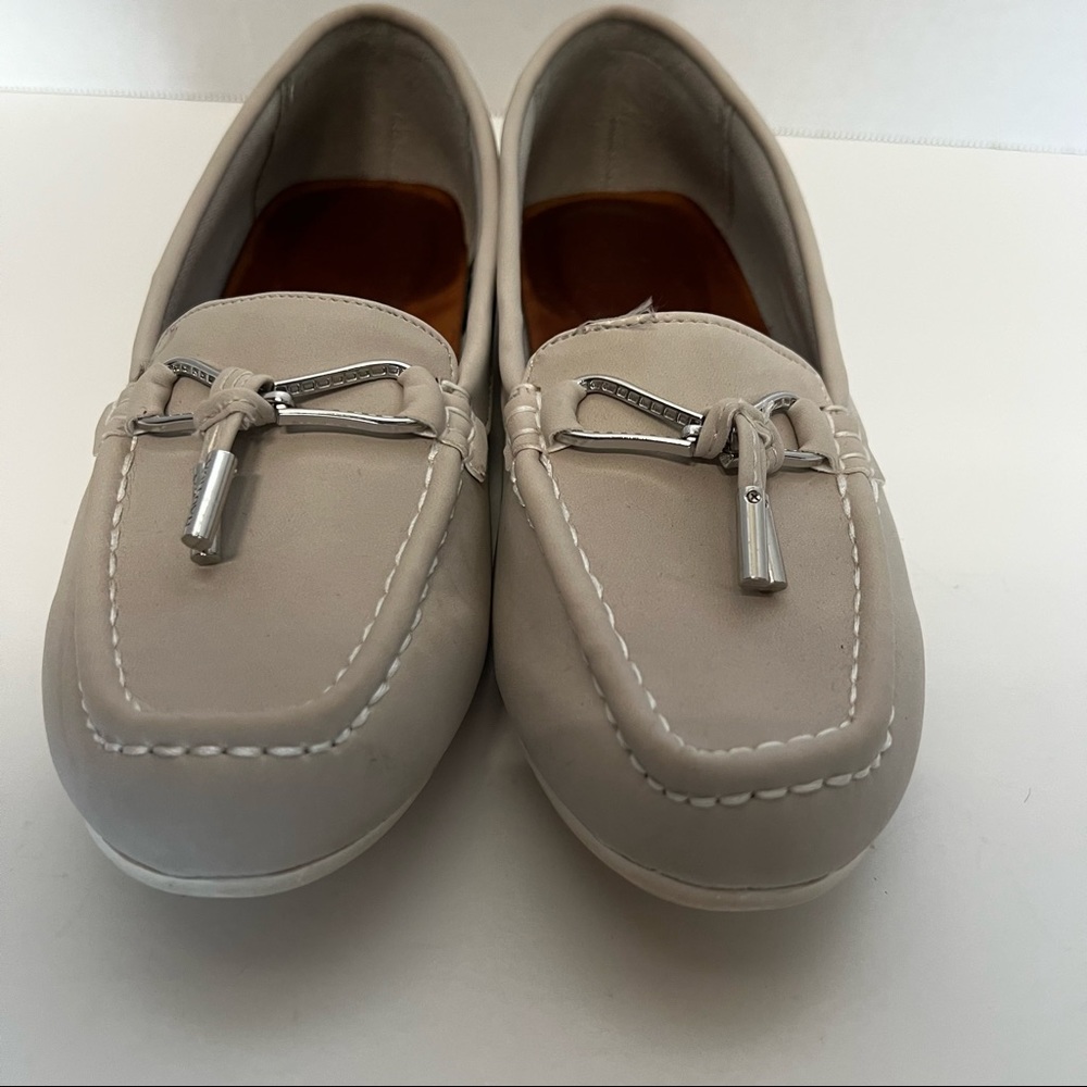 Náutica women’s loafer  aryann size 6, Beige